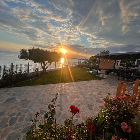 Beachfront Villa Athina Vergia Esterno foto