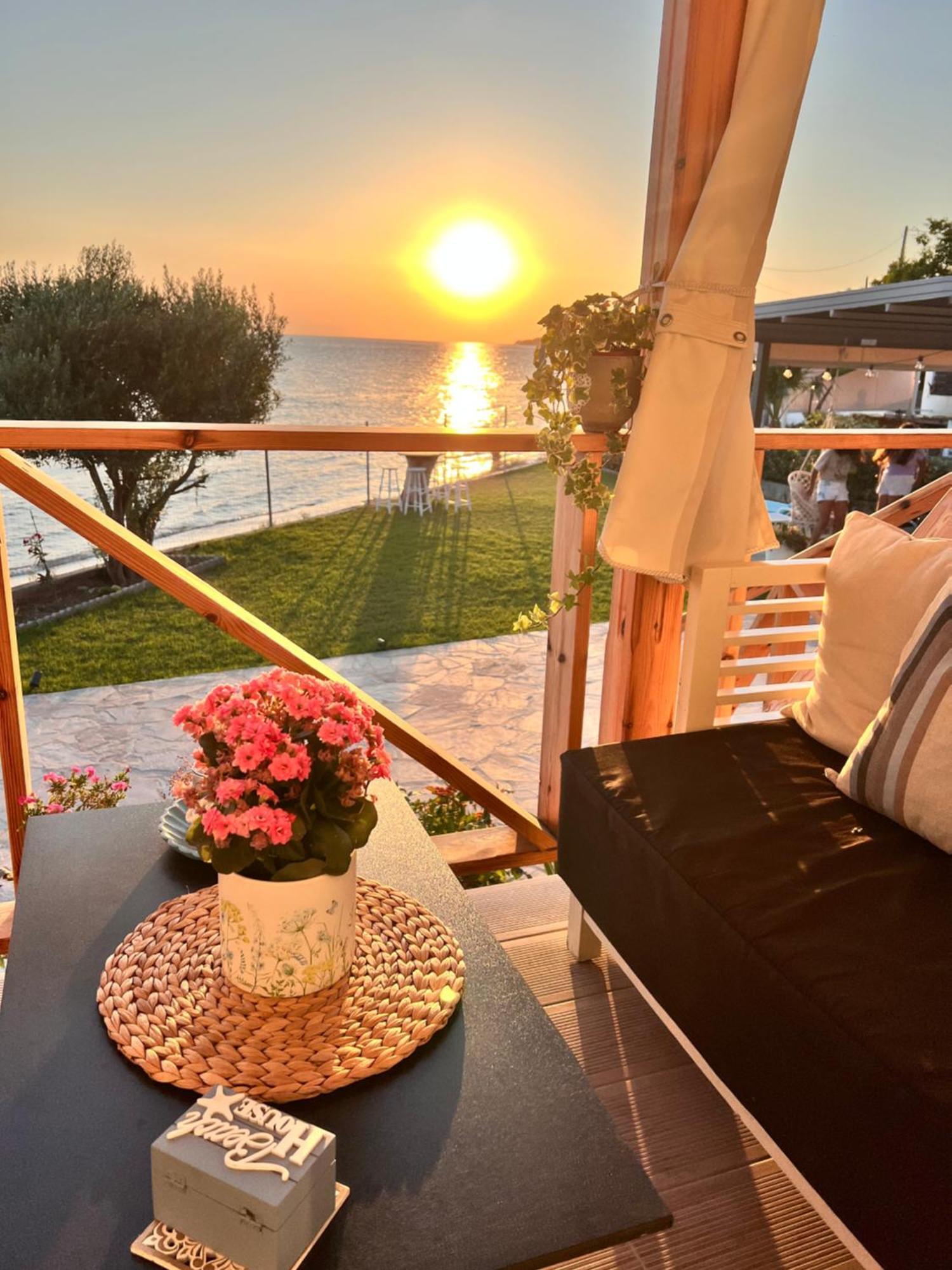 Beachfront Villa Athina Vergia Esterno foto
