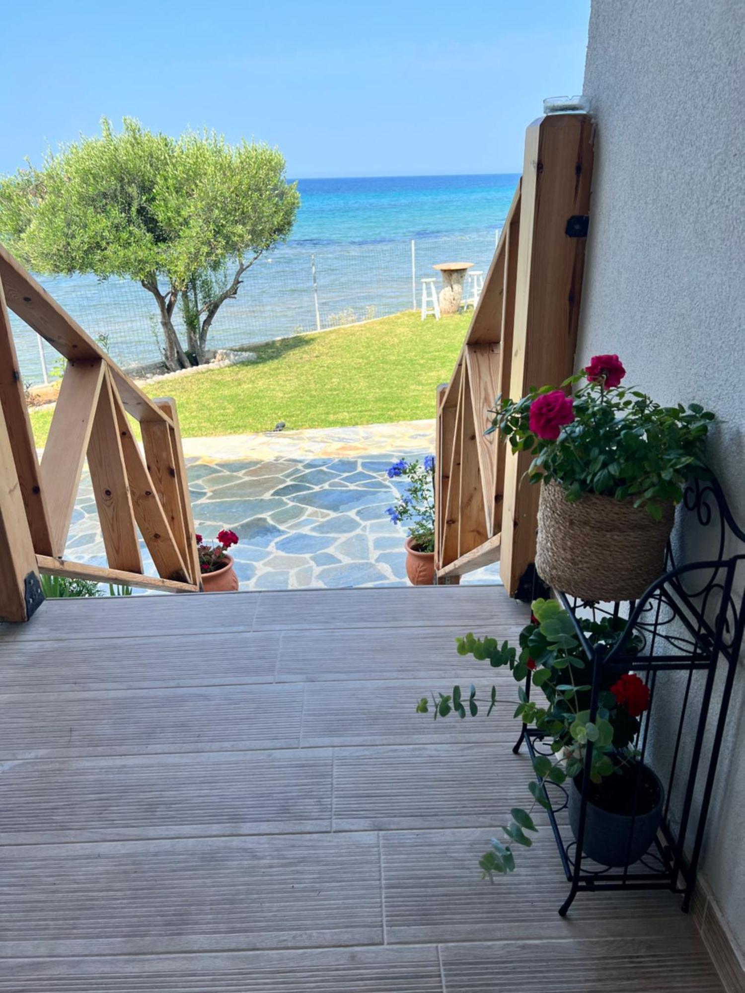 Beachfront Villa Athina Vergia Esterno foto