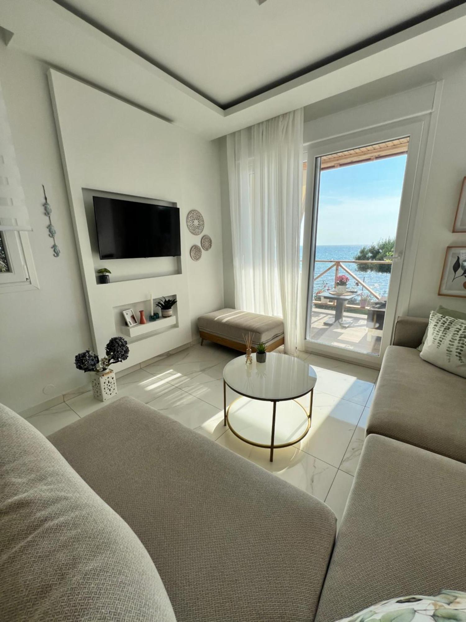 Beachfront Villa Athina Vergia Esterno foto