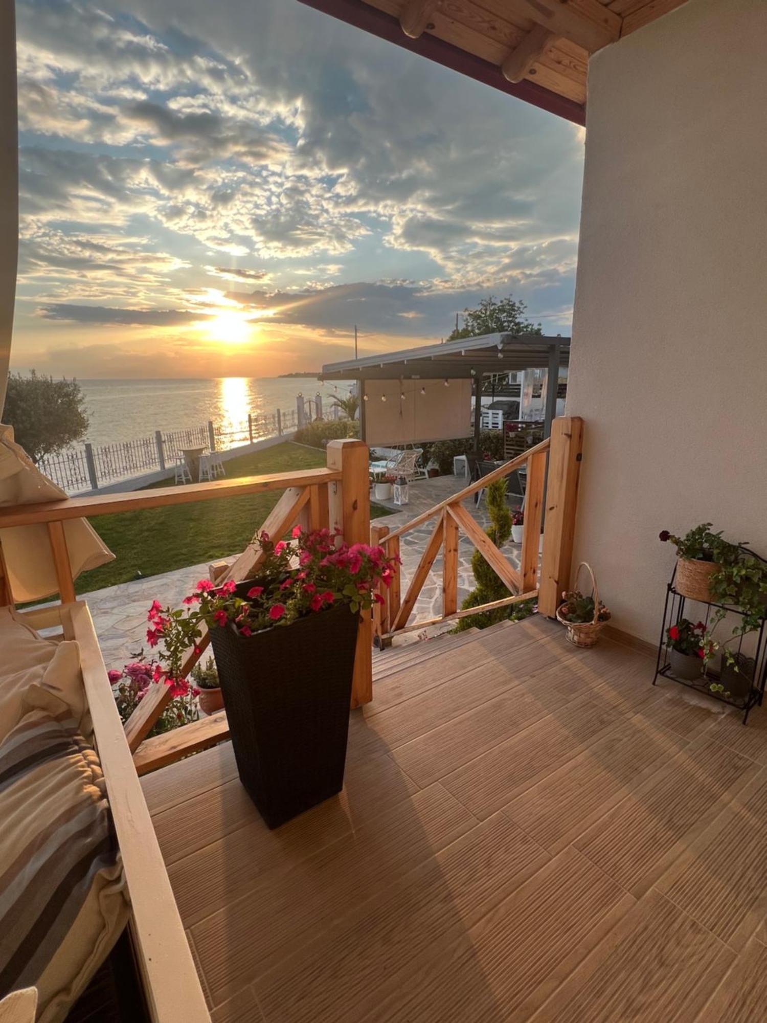 Beachfront Villa Athina Vergia Esterno foto